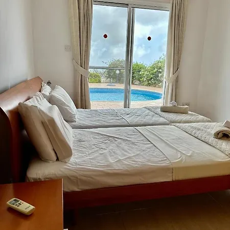 Paradise Hills Villa *